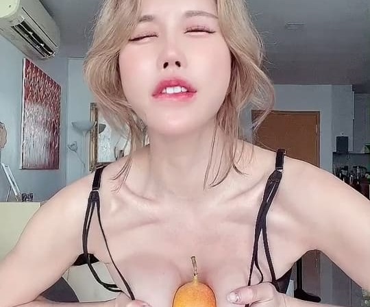 福利时间吃个樱桃的。}