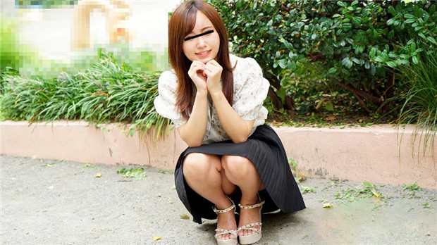 10musume 122323_01  物足りない彼氏にナイショでAV撮影！ちっちゃ可愛いパイパン桃尻娘！}
