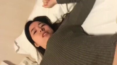 偷情朋友的大胸漂亮女友她承认我操更爽}