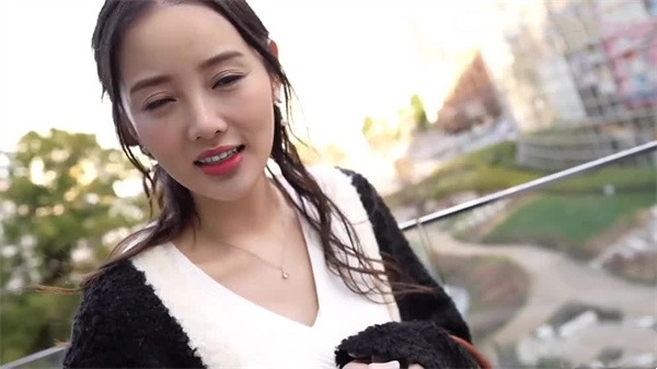 AI-李小璐-人妻的酒店一夜情}