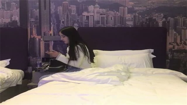 步宾探花看图说话颜值绝对很高超棒身材大奶肥臀}