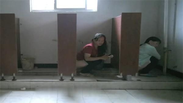 佼佼者全景厕拍1镜4位置5}