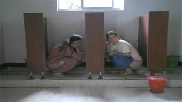 佼佼者全景厕拍1镜4位置1}