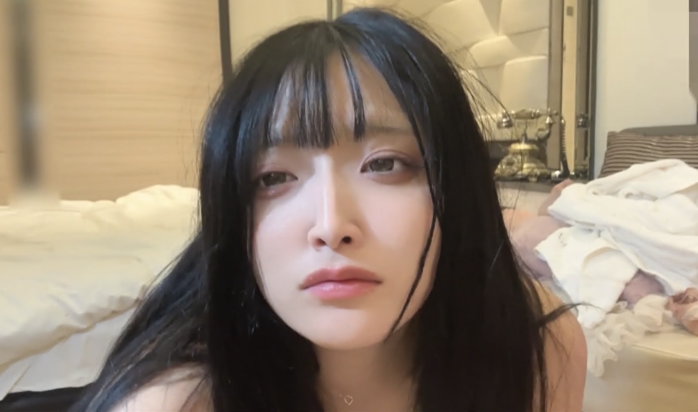 FC2-PPV 4397888 【フェライラマ】草むらで！明るくてノリが良い２　激しいイラマにゲホむせしながら涙目！}