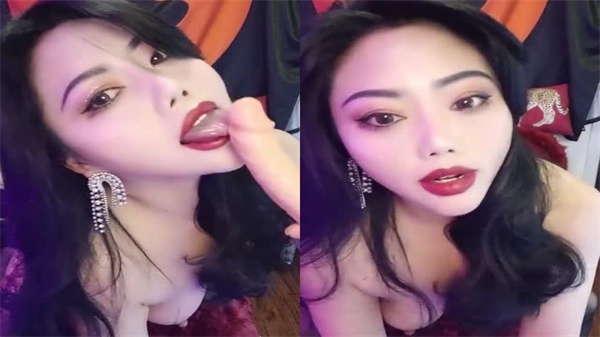 夜夫人风韵犹存的美少妇淫荡风骚自插喷水不断}