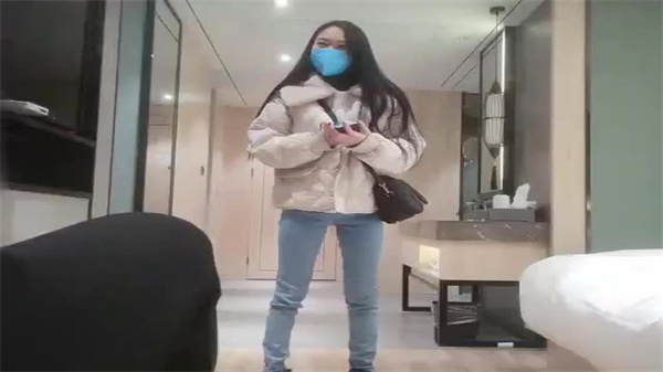 约了个苗条妹子TP啪啪}