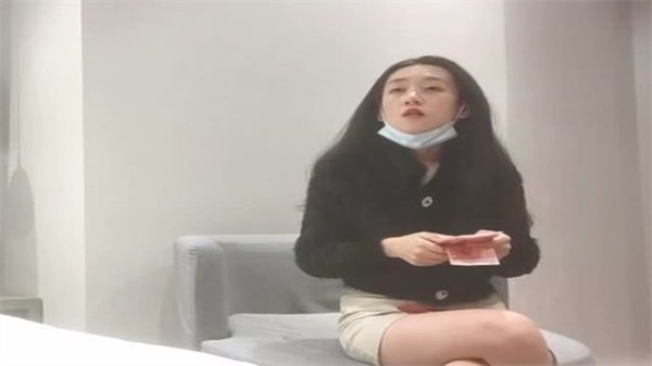 重炸弹利哥探花高颜值网红大长腿}