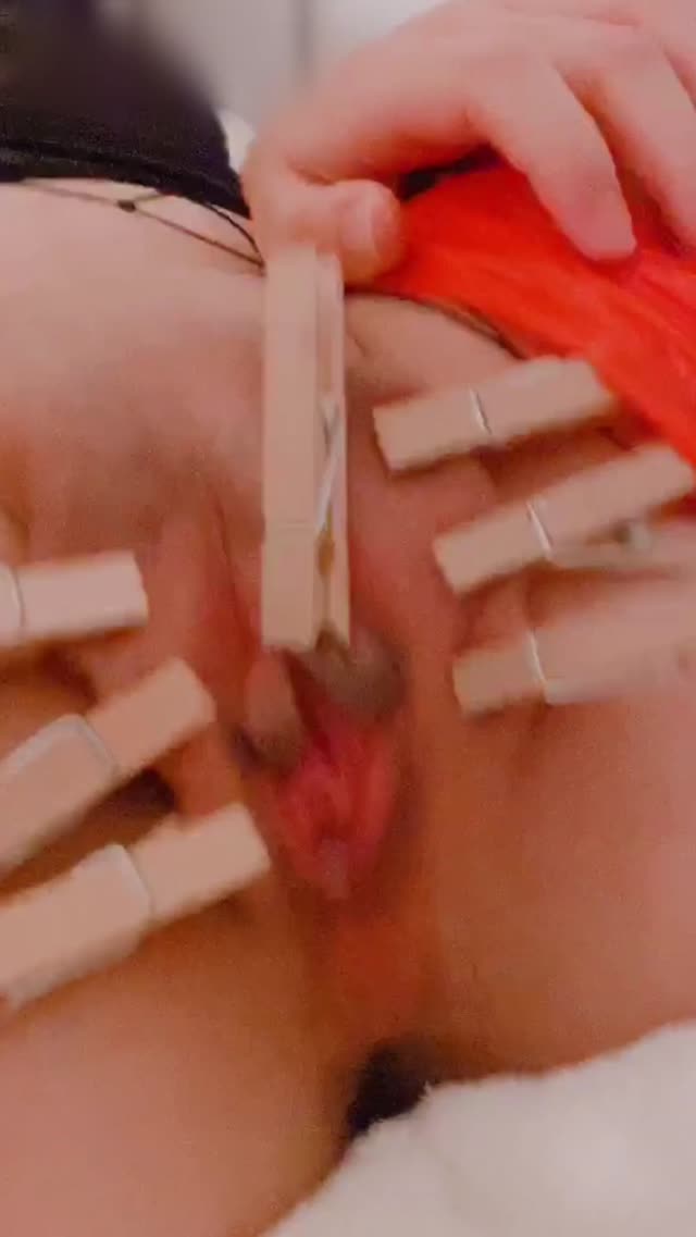 高清精选疯狂调教虐待性奴闺蜜虐哭了}